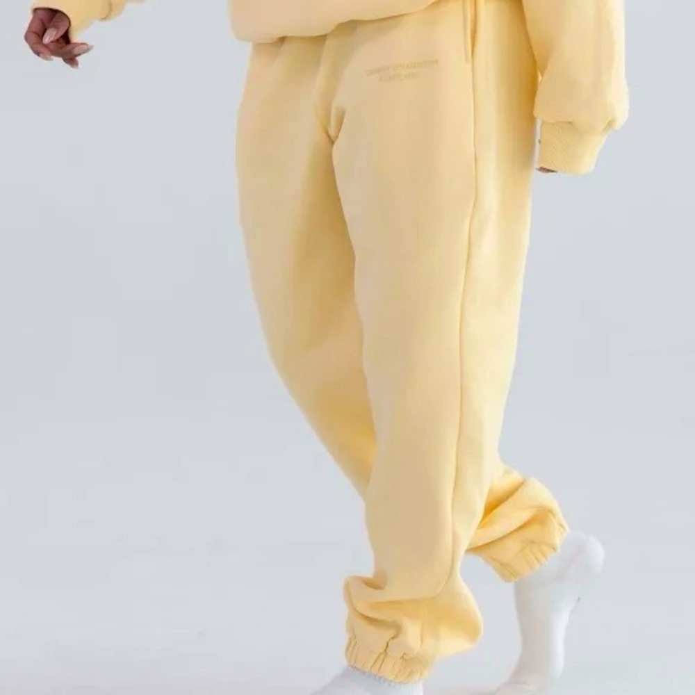 NWOT Comfrt pastel sweatpants Canary